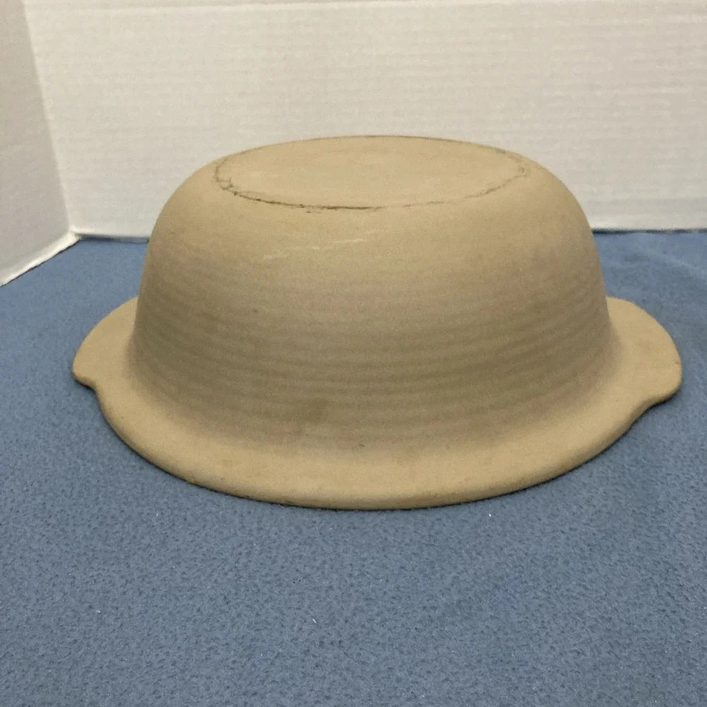 Pampered Chef Family Heritage Collection Tan 12.5
